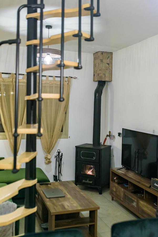 Aprosmeno Jacuzzi House 2 Lägenhet Agros Exteriör bild